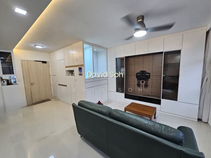 120C CANBERRA CRESCENT image 1 of 10