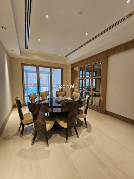 THE RITZ-CARLTON RESIDENCES