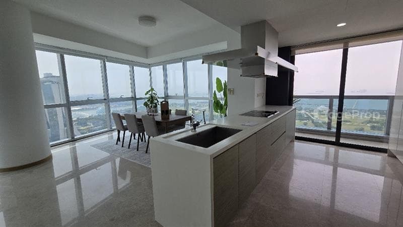MARINA BAY RESIDENCES photo 3