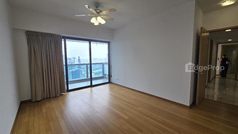 MARINA BAY RESIDENCES photo 5