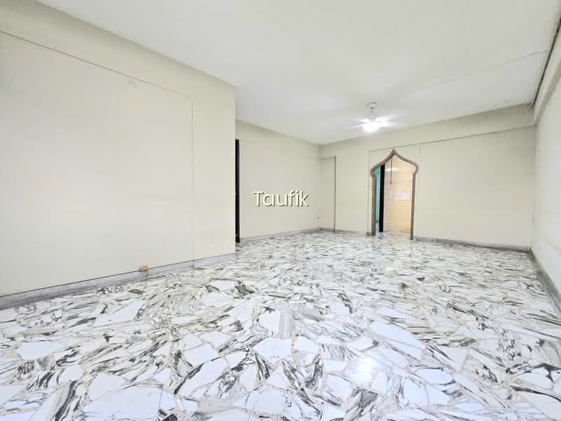 182 ANG MO KIO AVENUE 5 image 1 of 10