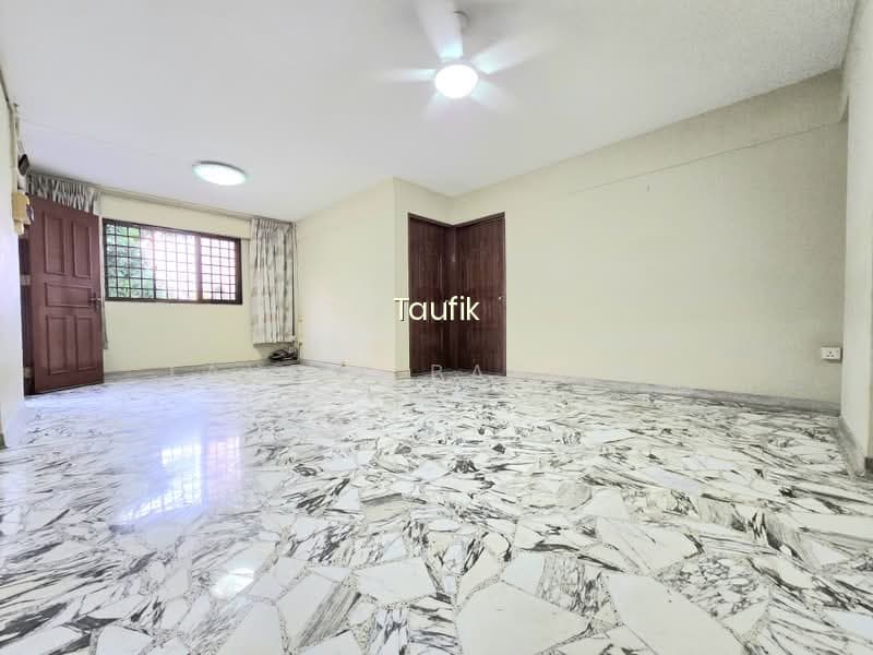 182 ANG MO KIO AVENUE 5 photo 2