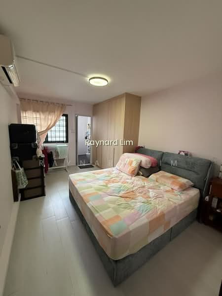 393 YISHUN AVENUE 6 image 1 of 8