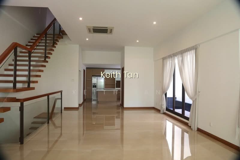 LORNIE 18 photo 5