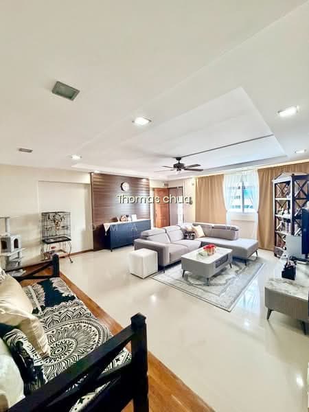 237 TAMPINES STREET 21 image 1 of 10