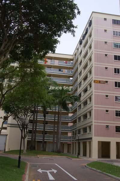 343 TAMPINES STREET 33 photo 3