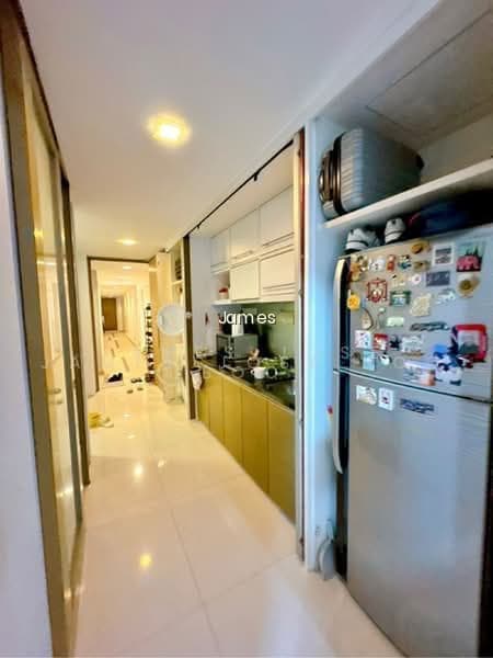 URGENT SALE | 2 BEDROOM APT | 2 MIN TO MRT | HIGH FLOOR image 1 of 5