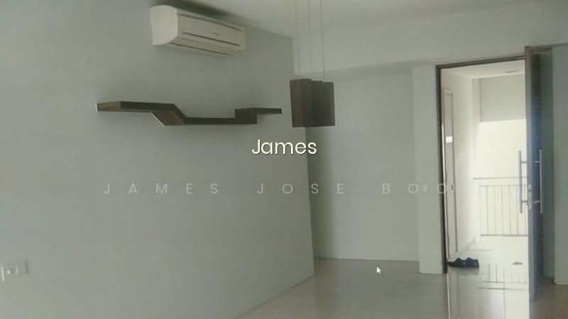 URGENT SALE | 2 BEDROOM APT | 2 MIN TO MRT | HIGH FLOOR photo 4