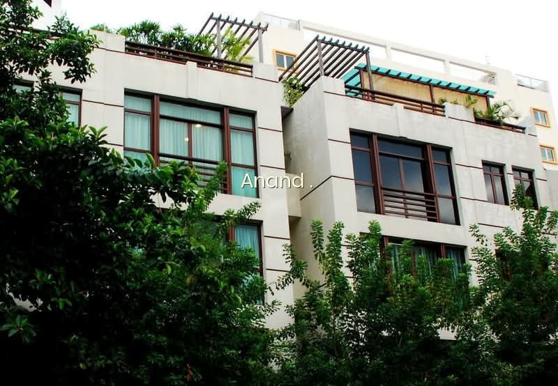 NIVEN LOFT 10