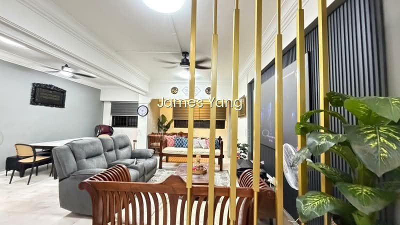 323 SEMBAWANG CLOSE photo 3