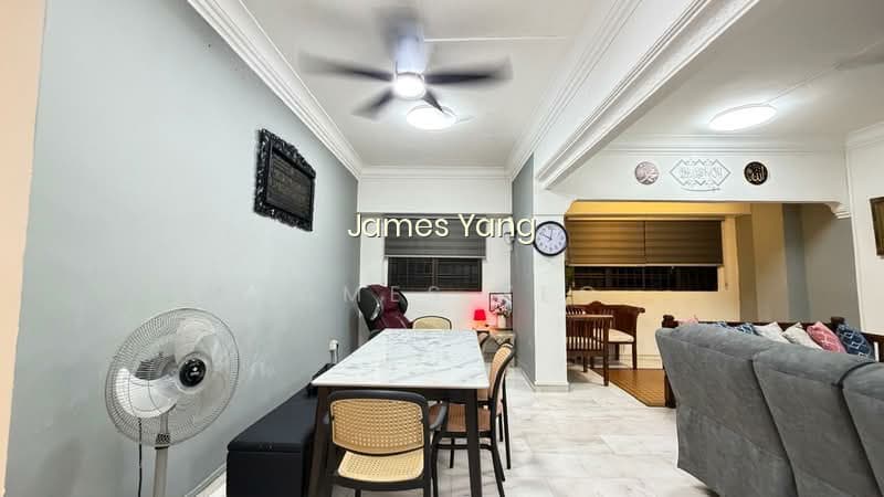 323 SEMBAWANG CLOSE photo 4