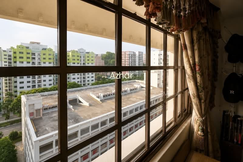 652 WOODLANDS RING ROAD photo 2