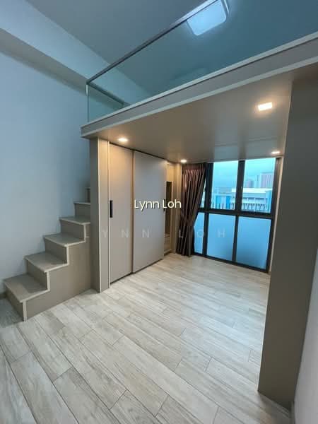 J GATEWAY photo 2