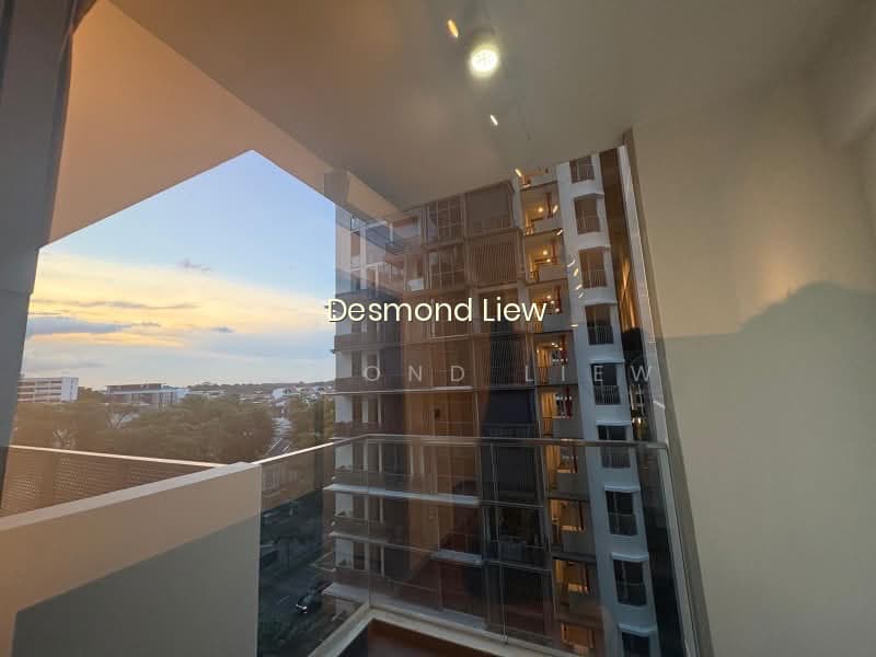 26 NEWTON photo 5