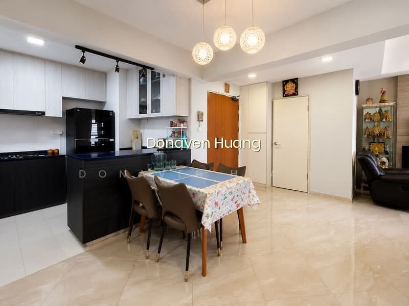 132A CANBERRA CRESCENT photo 2
