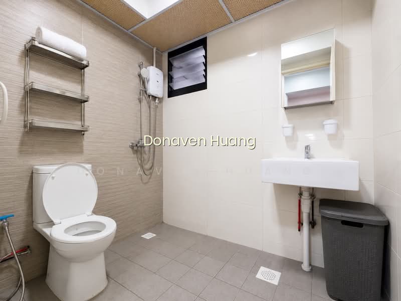 132A CANBERRA CRESCENT photo 5