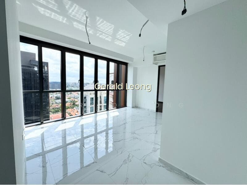LIV @ MB photo 3