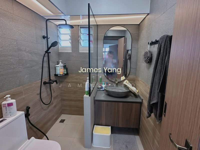 618B TAMPINES STREET 61 image 1 of 9