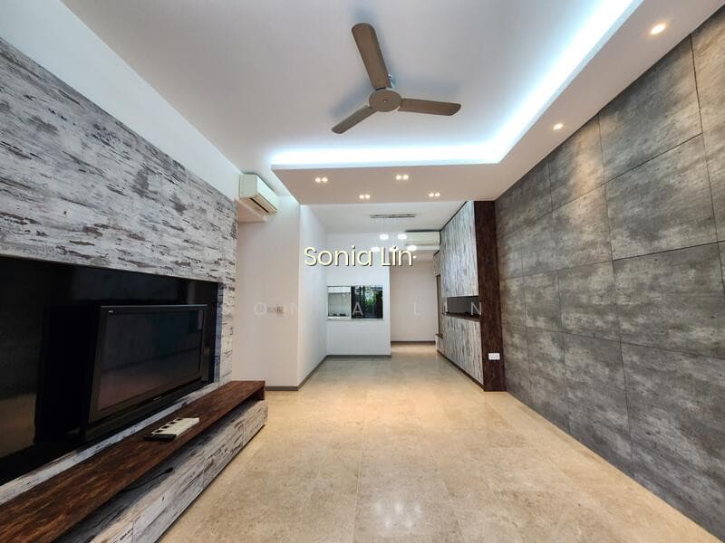 STRATUM photo 2