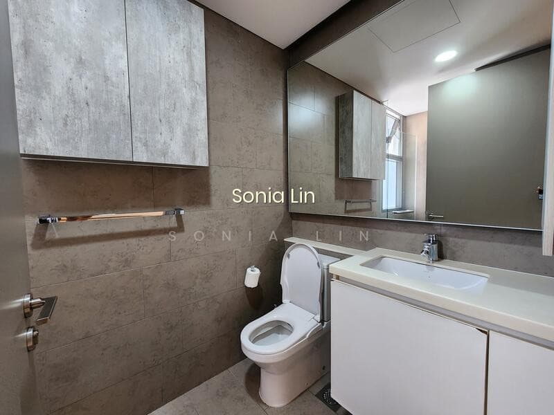 STRATUM photo 4