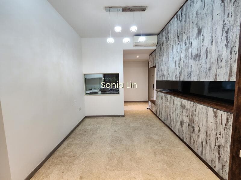 STRATUM photo 6