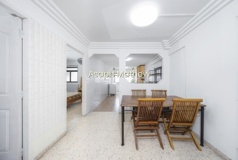 230 SERANGOON AVENUE 4 photo 2