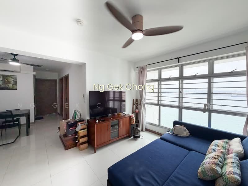 421B NORTHSHORE DRIVE image 1 of 7