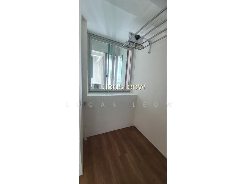 NEWTON 18 photo 2