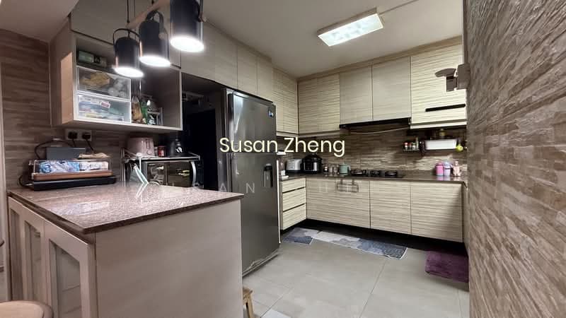 327 JURONG EAST STREET 31 photo 4