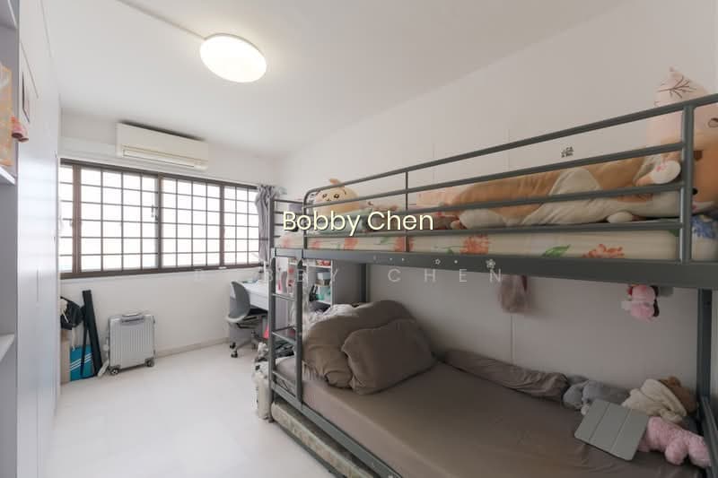 661 YISHUN AVENUE 4 photo 3