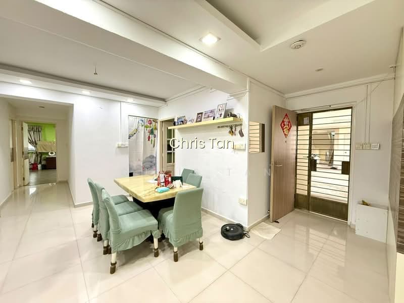 882 WOODLANDS STREET 82 image 1 of 10