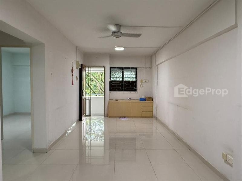 223 ANG MO KIO AVENUE 1 image 1 of 8