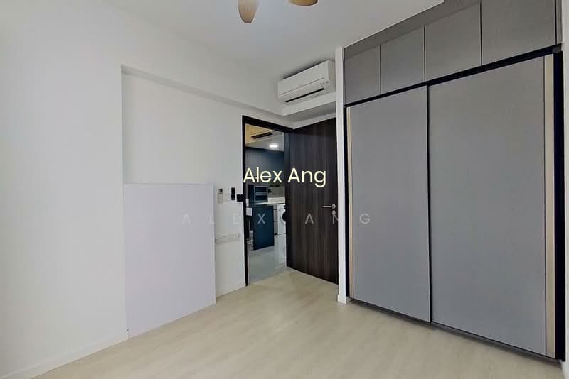 RIVERFRONT RESIDENCES photo 5