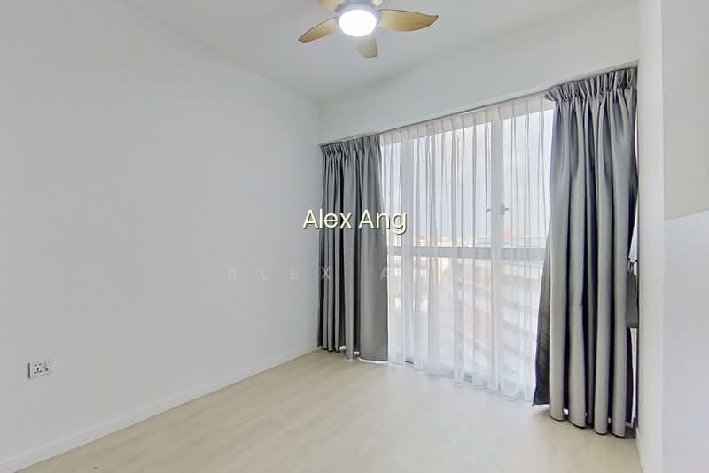 RIVERFRONT RESIDENCES photo 6