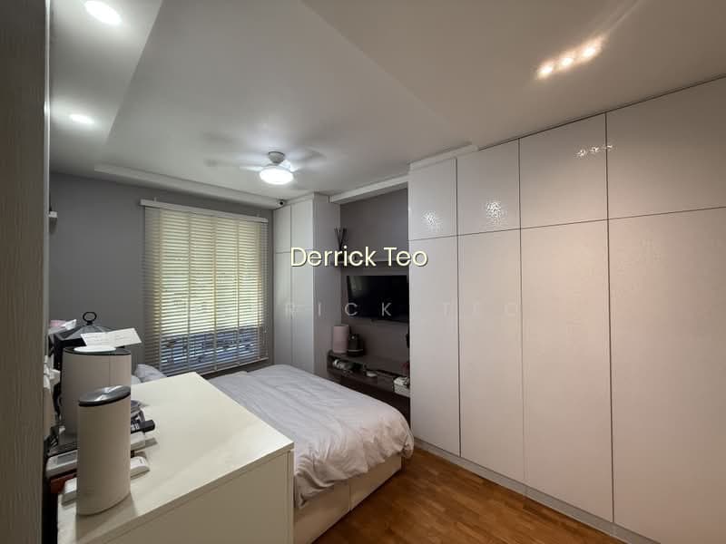 YISHUN EMERALD photo 3