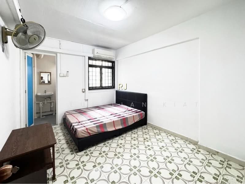 330 ANG MO KIO AVENUE 1 photo 2