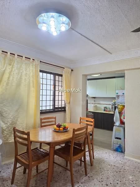 232 YISHUN STREET 21 image 1 of 10