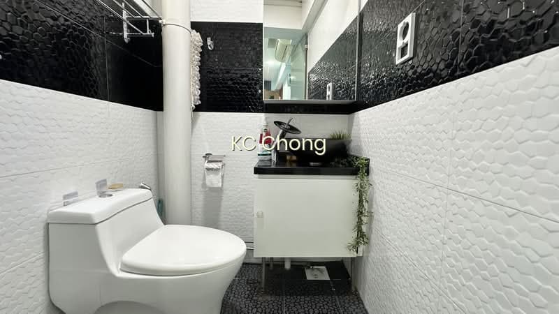 241 JURONG EAST STREET 24 photo 5