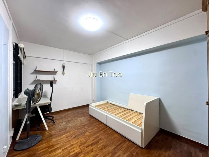 329 TAMPINES STREET 32 image 1 of 10