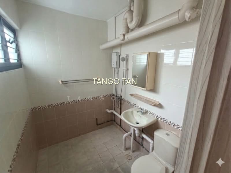 4 TECK WHYE AVENUE photo 2
