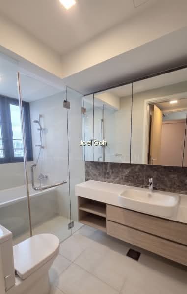 THE LAKEFRONT RESIDENCES photo 2