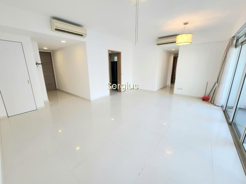 THE METROPOLITAN CONDOMINIUM image 1 of 10