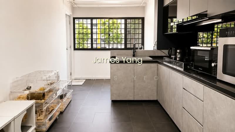 181 ANG MO KIO AVENUE 5 photo 3