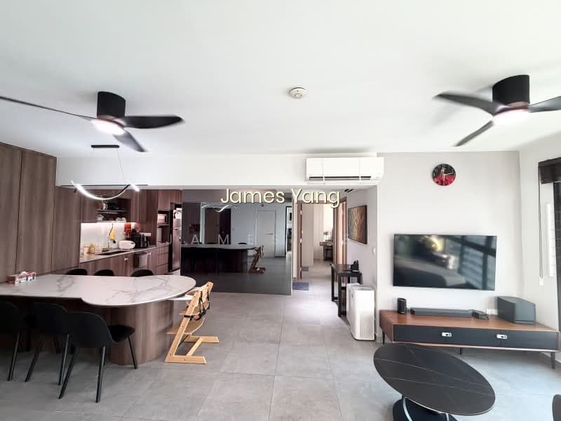 419A NORTHSHORE DRIVE image 1 of 10