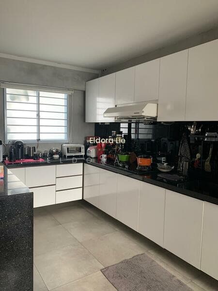 50 TEBAN GARDENS ROAD image 1 of 10