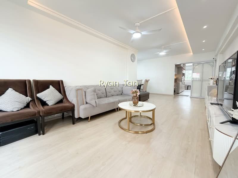 883 TAMPINES STREET 84 image 1 of 10