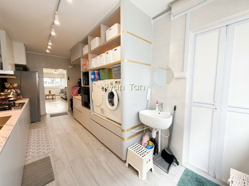 883 TAMPINES STREET 84 photo 3