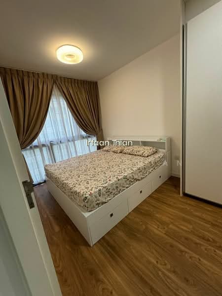 THE LAKEFRONT RESIDENCES photo 2