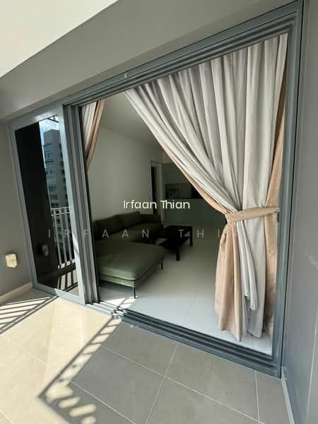 THE LAKEFRONT RESIDENCES photo 6