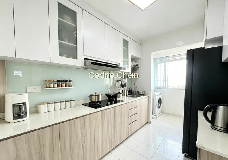 53 COMMONWEALTH DRIVE photo 2